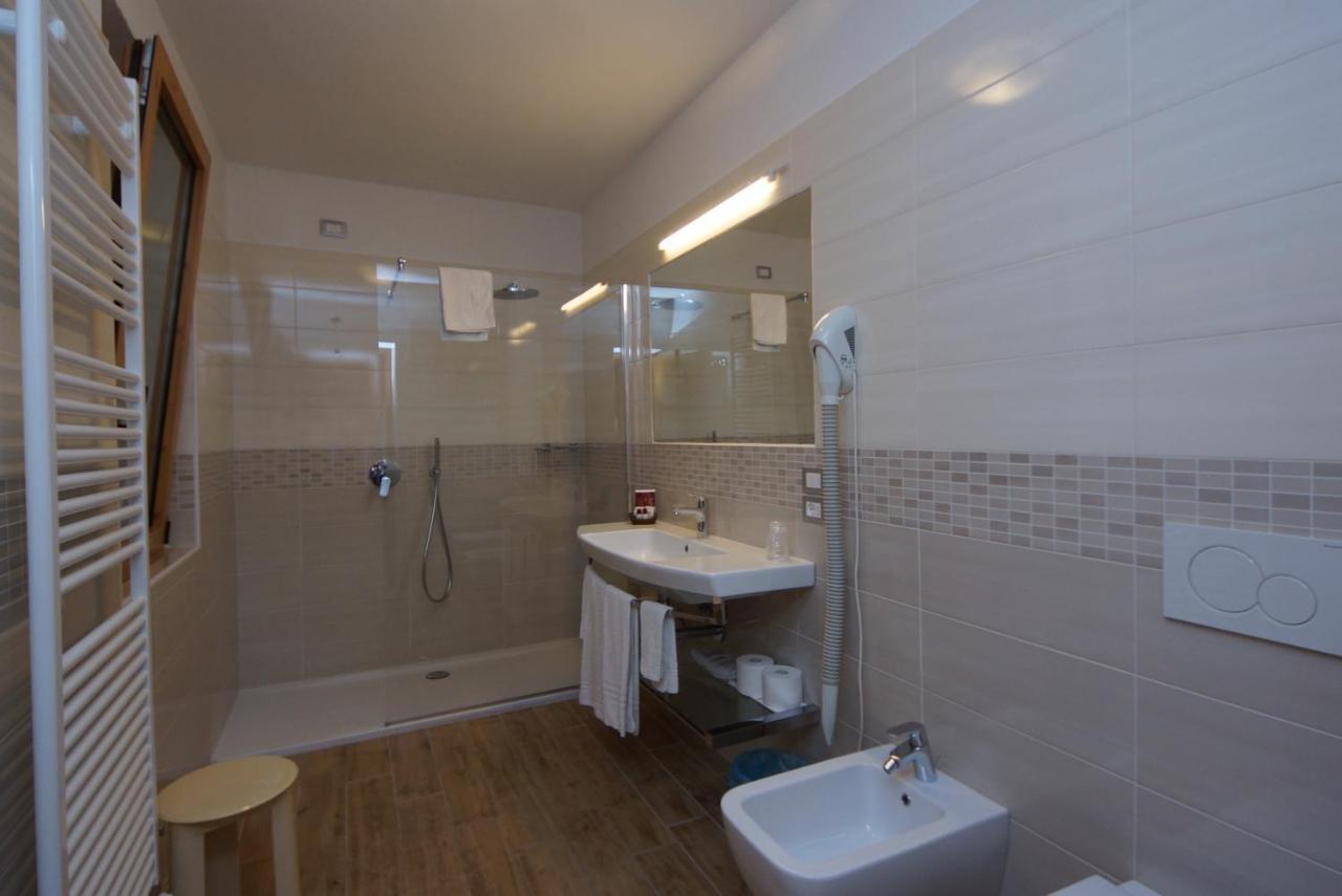 Hotel Alpi Malcesine Buitenkant foto