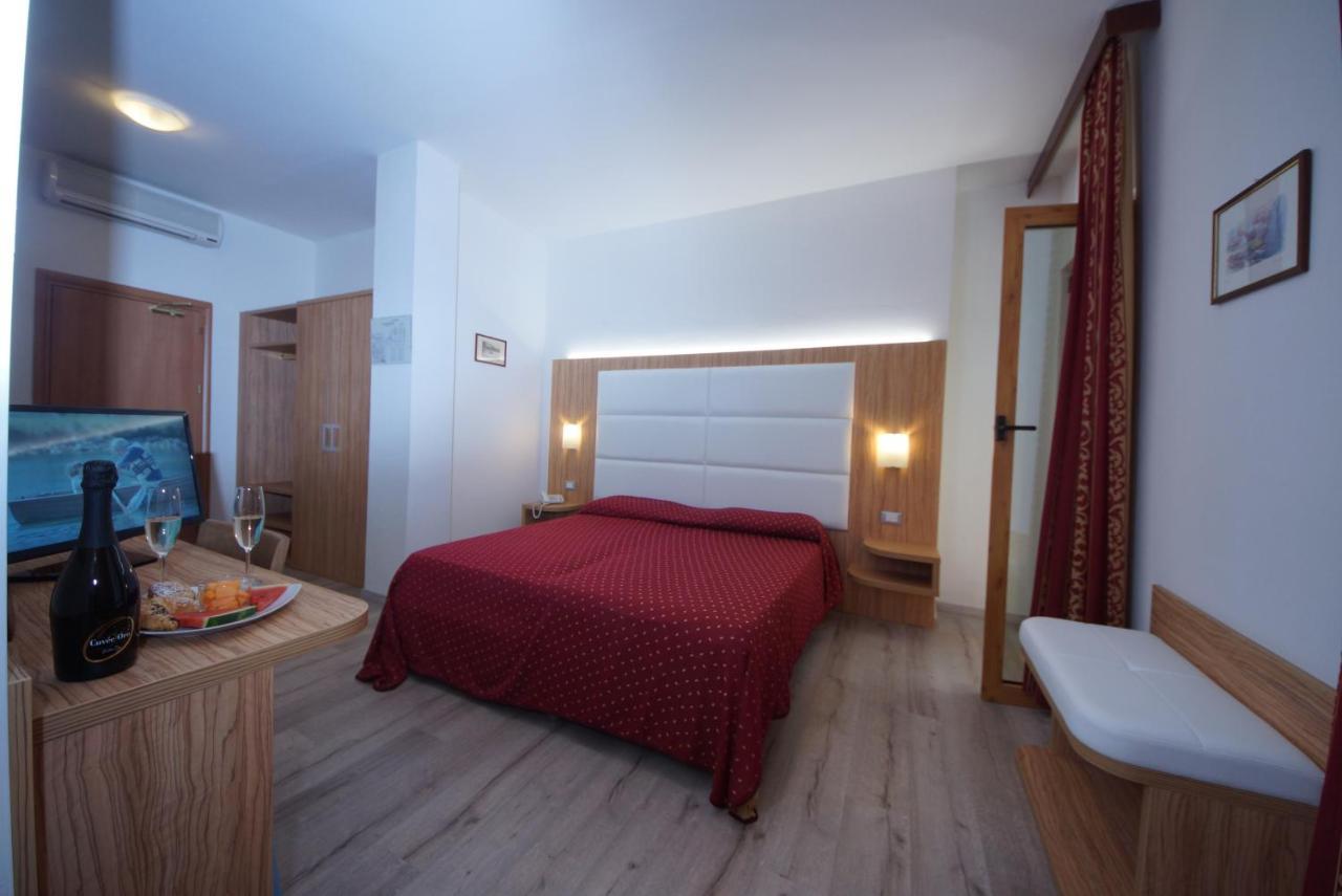 Hotel Alpi Malcesine Buitenkant foto