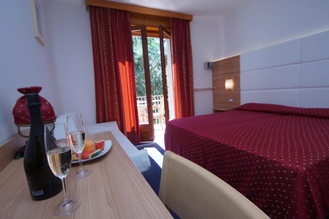 Hotel Alpi Malcesine Buitenkant foto