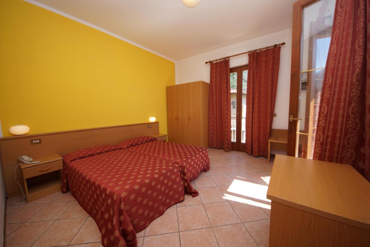 Hotel Alpi Malcesine Buitenkant foto