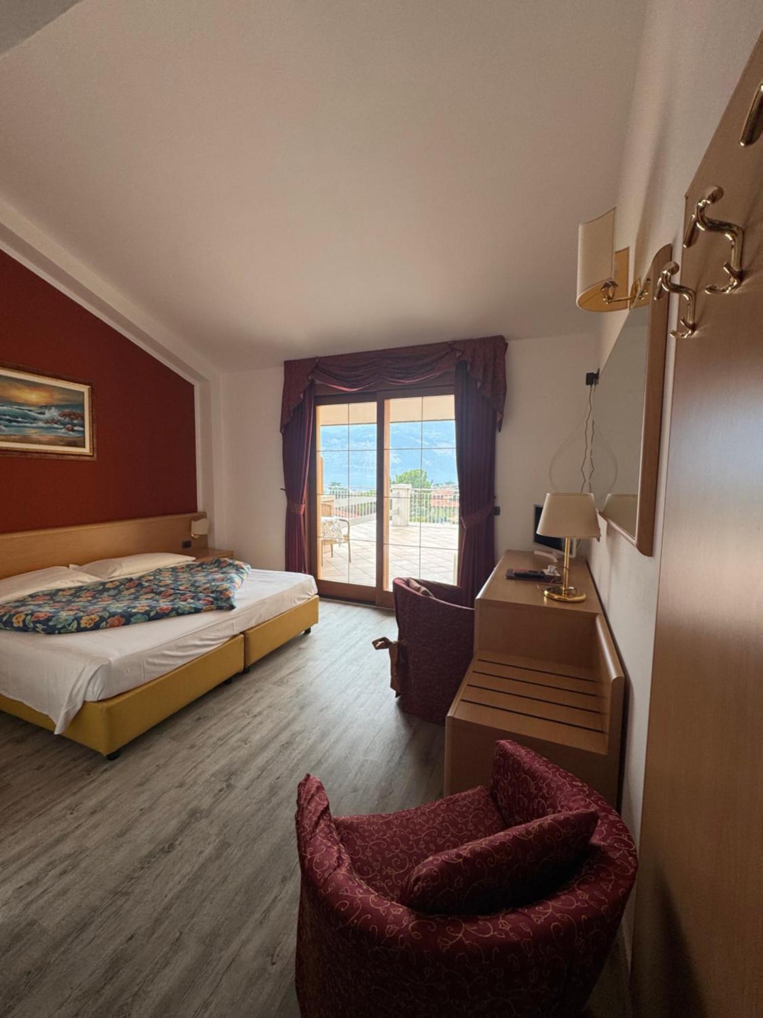 Hotel Alpi Malcesine Buitenkant foto