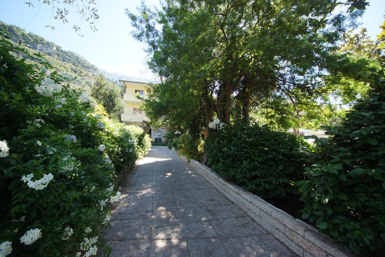 Hotel Alpi Malcesine Buitenkant foto
