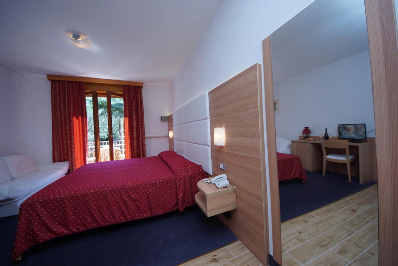 Hotel Alpi Malcesine Buitenkant foto