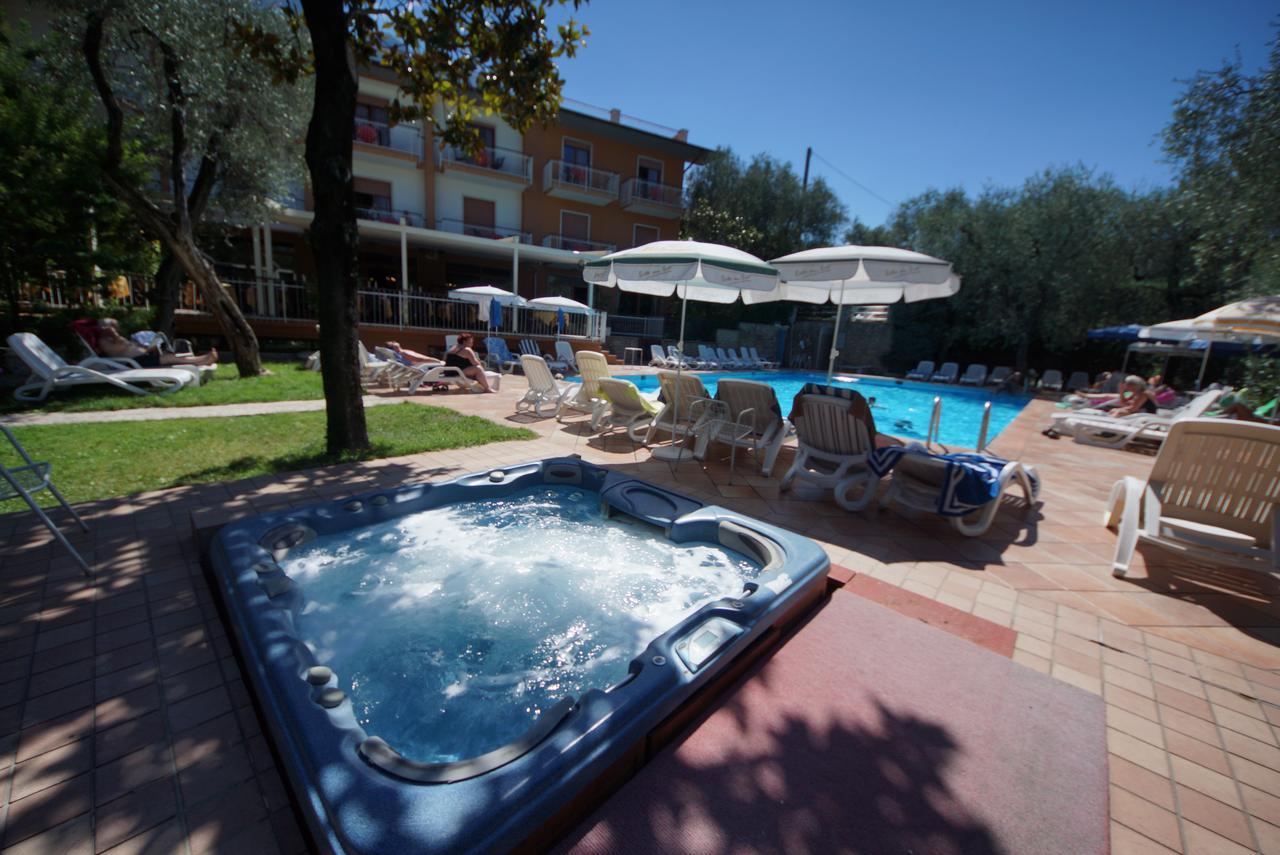 Hotel Alpi Malcesine Buitenkant foto