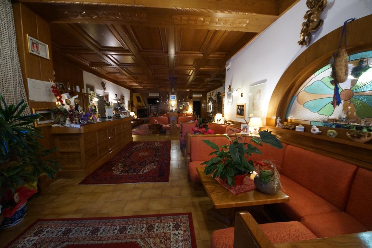 Hotel Alpi Malcesine Buitenkant foto