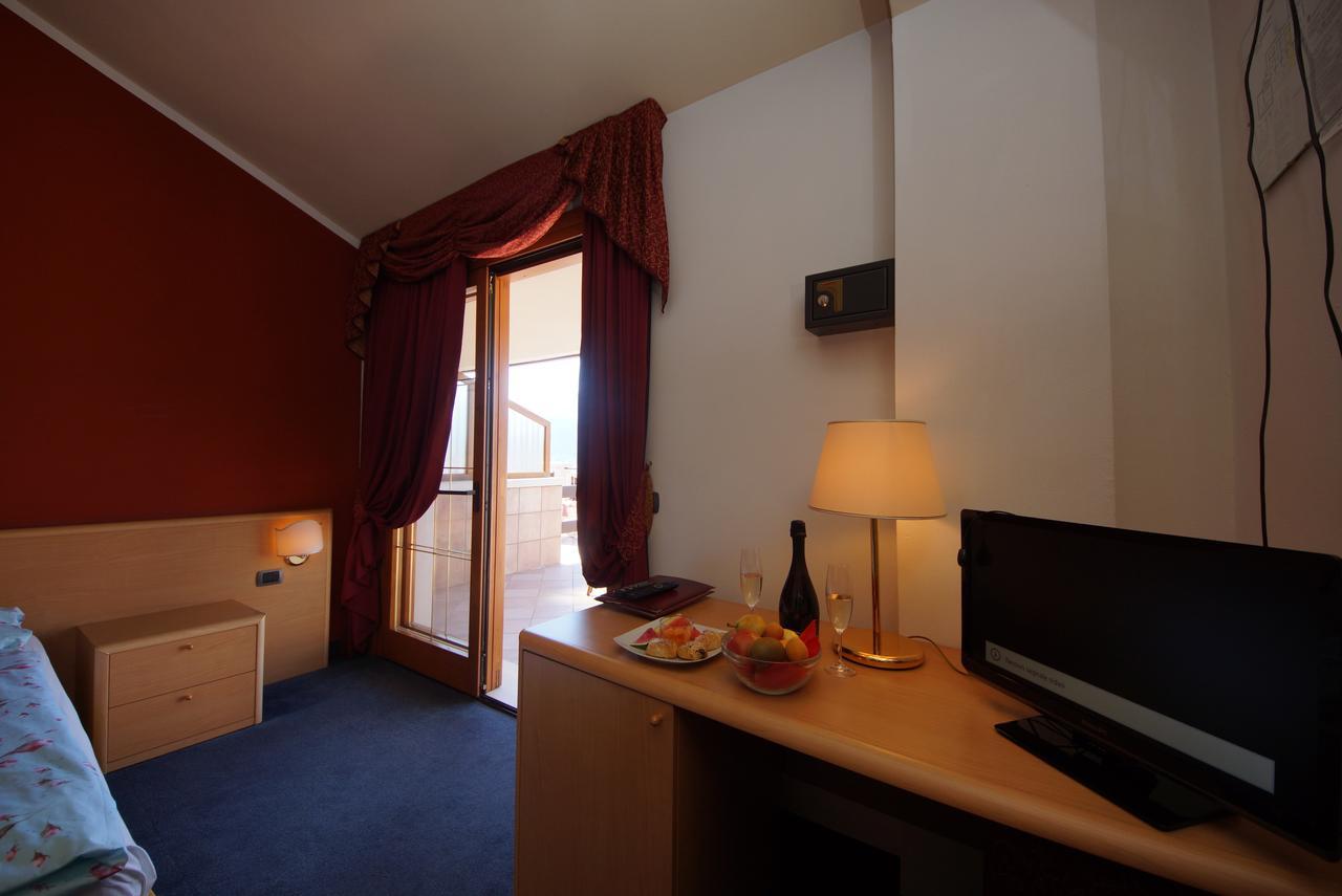 Hotel Alpi Malcesine Buitenkant foto